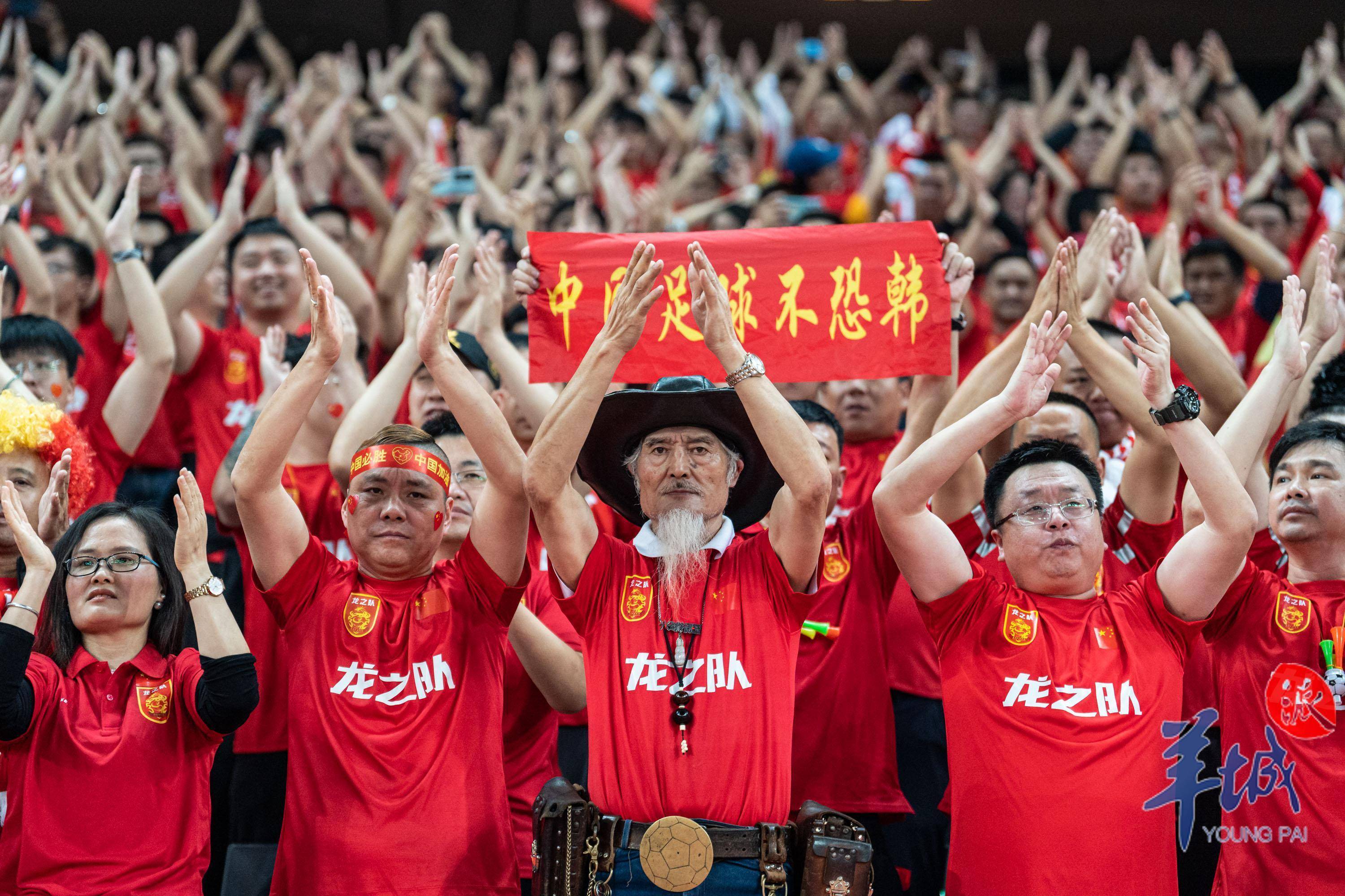 意甲球迷组织活跃，现场助威声震云霄的简单介绍