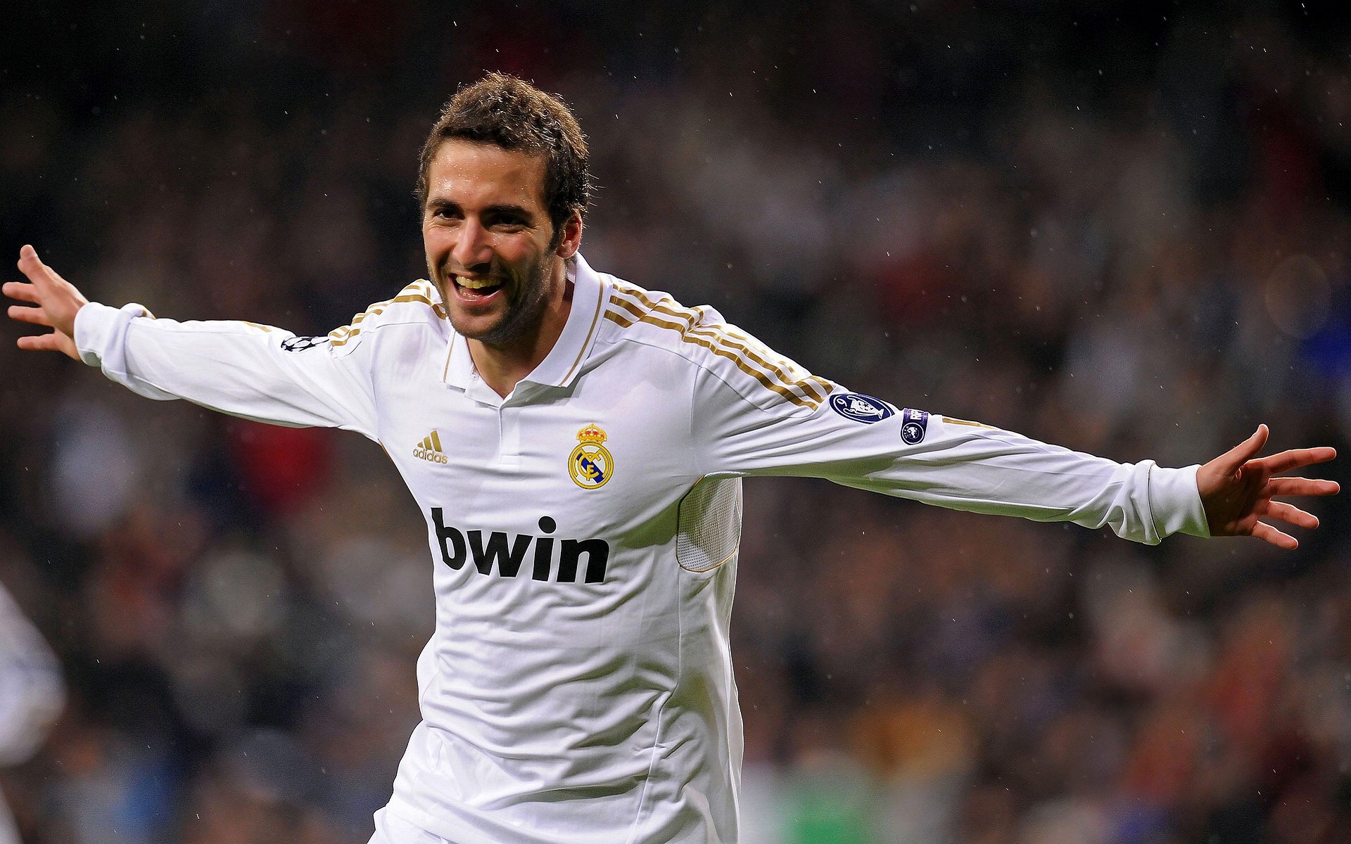 气候变化影响:极端天气如何改变比赛天平?,极端天气对体育赛事的影响